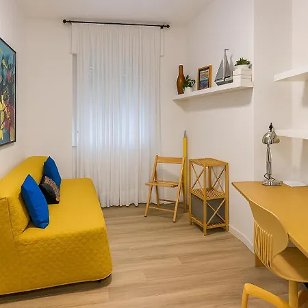 Vicino Al Centro Apartment *