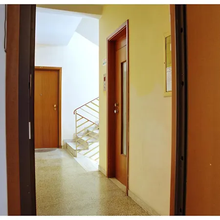 Vicino Al Centro Apartment *